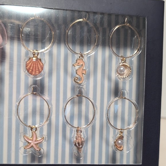 Mermaid & Seashells Bottle Stopper & Drink Charms Party Pack - Picture 3 of 6